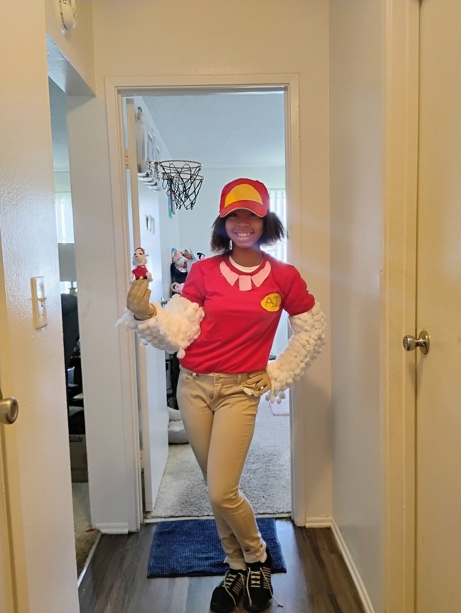 Llaena°_°llama tweet media