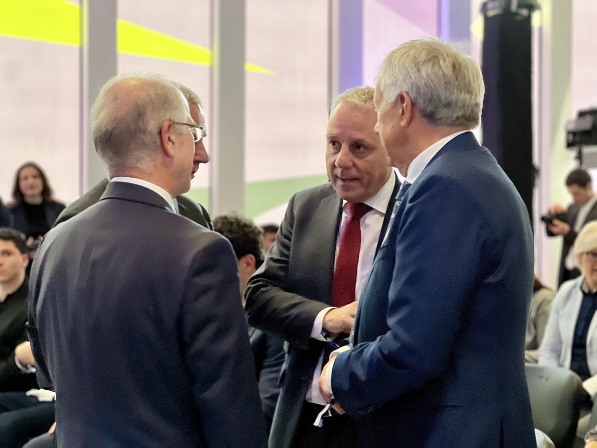 RFEBalonmano tweet media