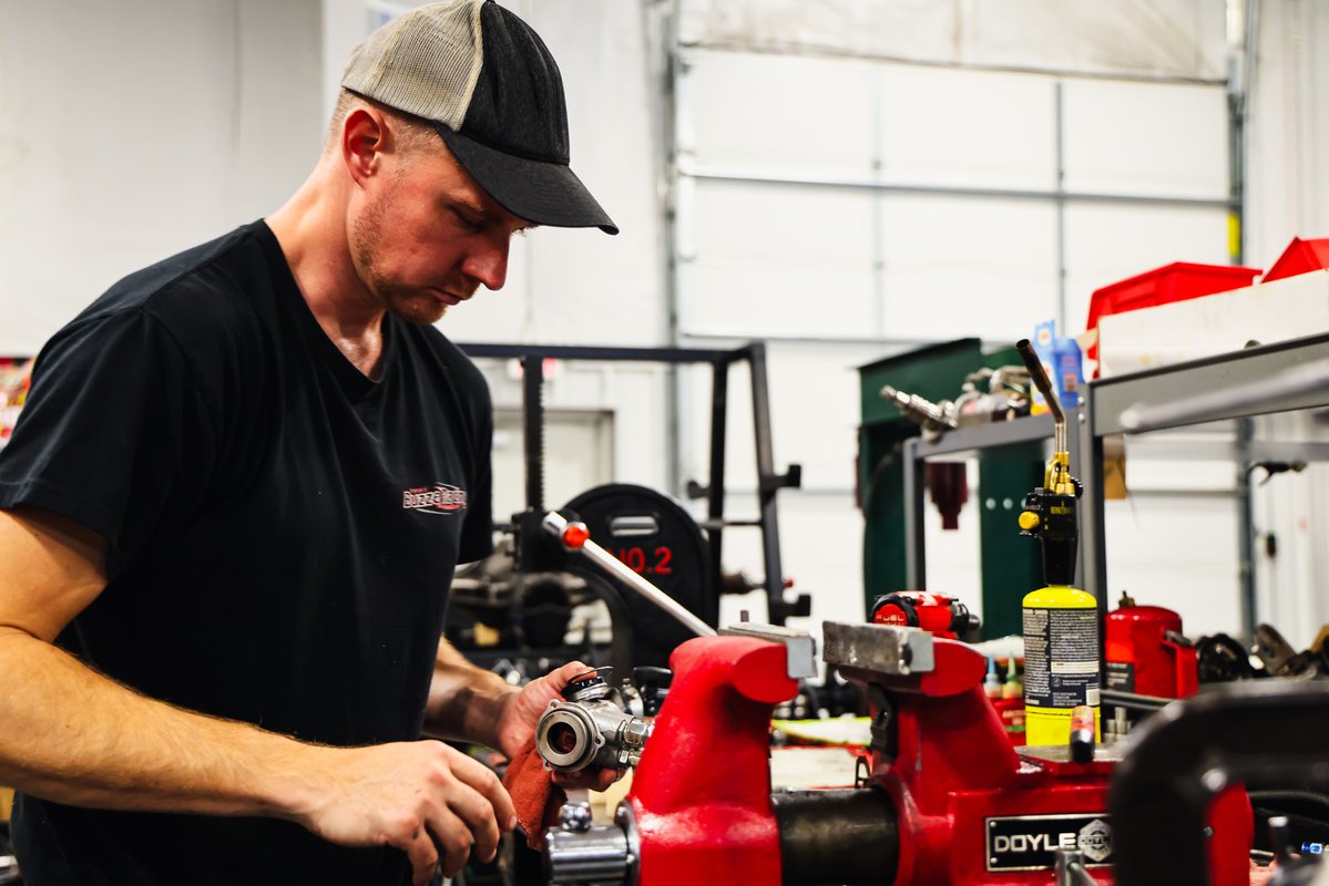 BuzzeRacing tweet media