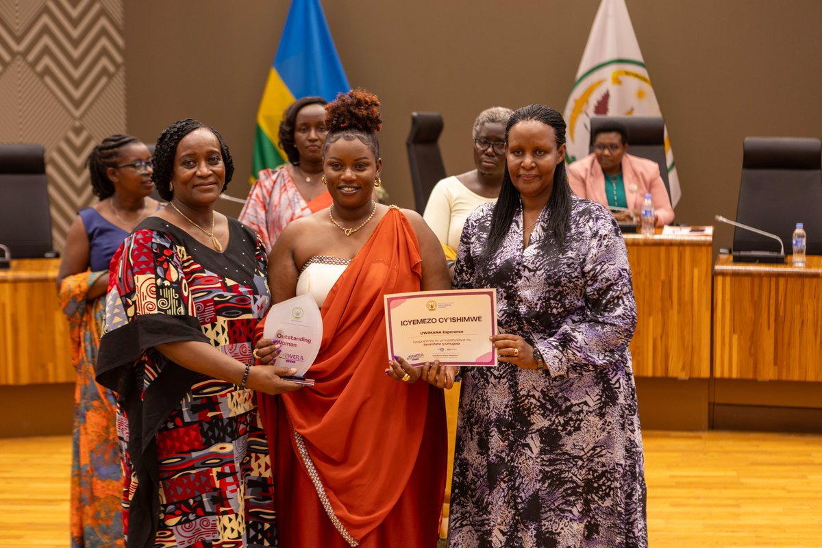 RwandaGender's tweet photo. Through the Rwandan Women Excellence and Resilience Awards (RWERA), the @AWLNetwork Rwanda Chapter celebrated women whose achievements inspire young girls and future leaders across Rwanda.
#WomenInLeadership https://t.co/sZYKnrv0hO