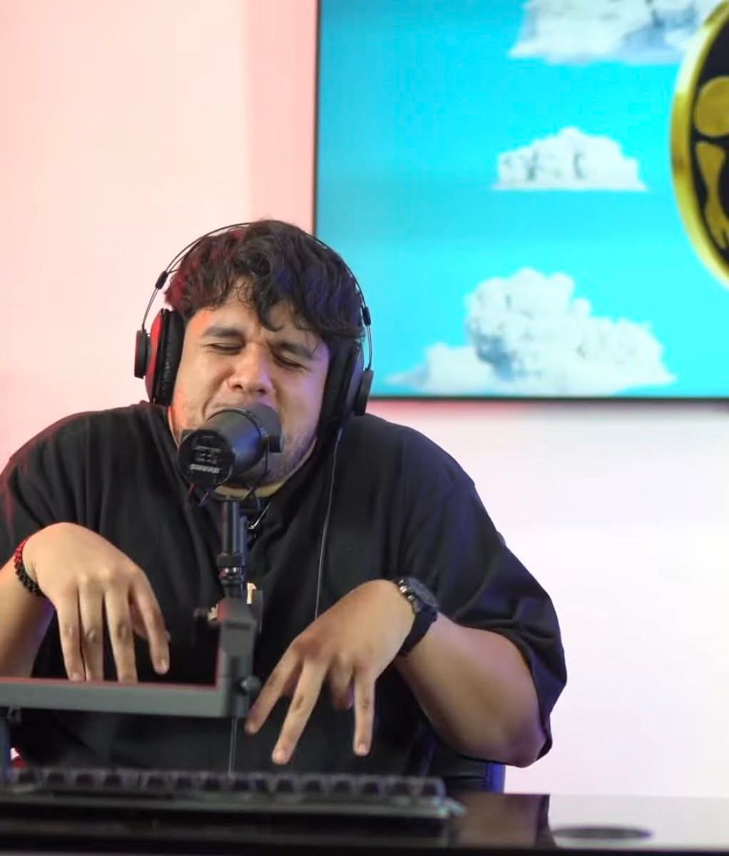 Eyou Memes TV tweet media