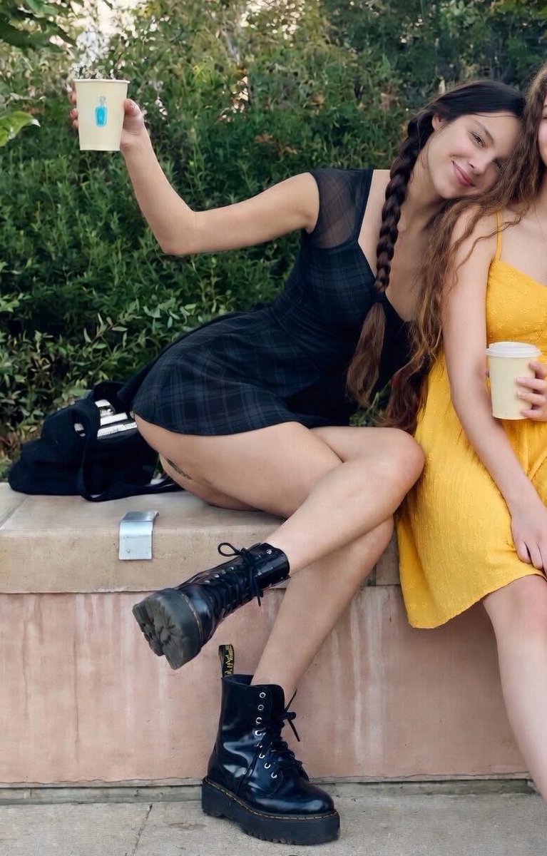 Alejandra 🐝 tweet media