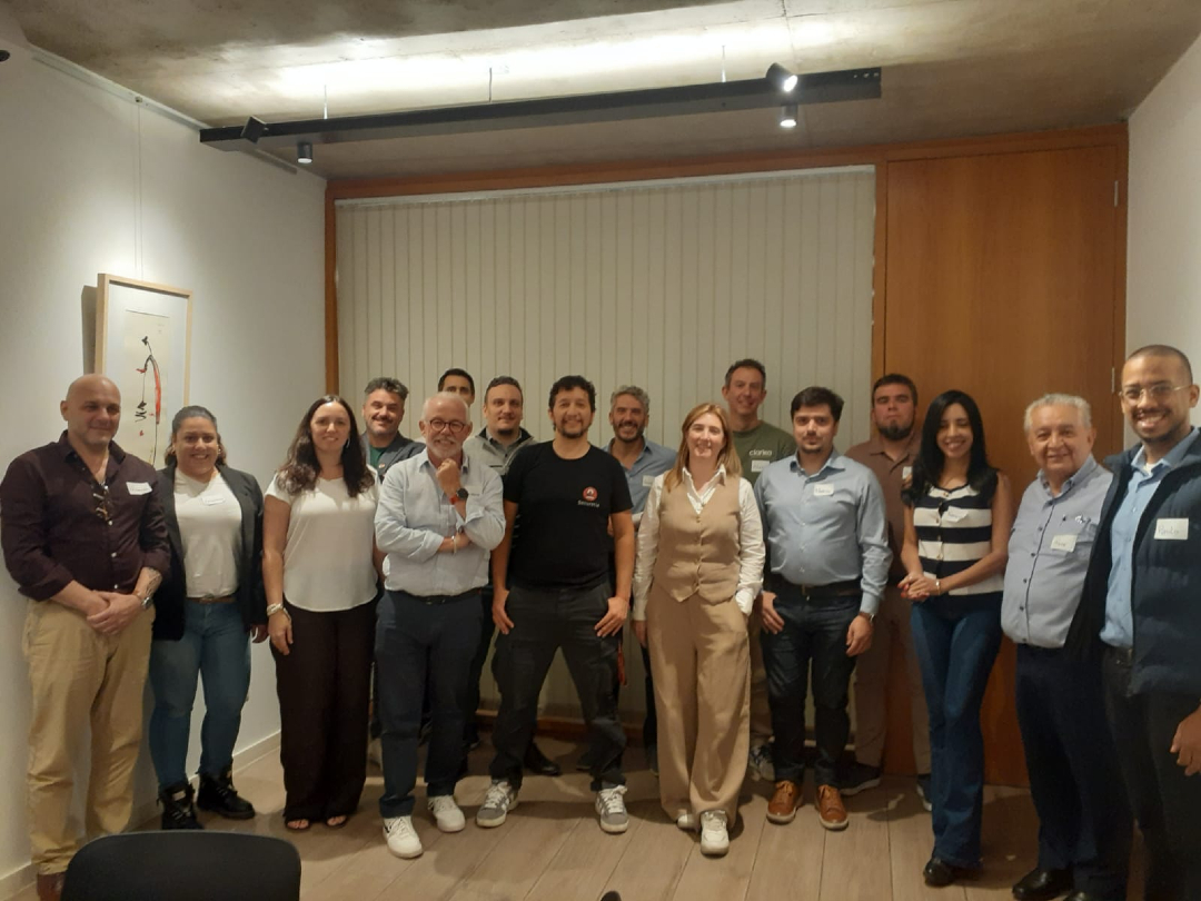 securetia's tweet photo. Hoy: ¡Desayunamos con emprendedores Tech! 🧉🥐 💻

Hoy participamos del encuentro de emprendedores organizado por Mate Valley, compartiendo experiencias y conocimientos con líderes de la industria tech. 

Es un placer para nosotros conectar con otros profesionales que comparten nuestra pasión por la innovación y la protección de datos.

¡Felicitaciones Mate Valley por la iniciativa! 

#SeguridadInformática #Ciberseguridad #EmprendimientoTech