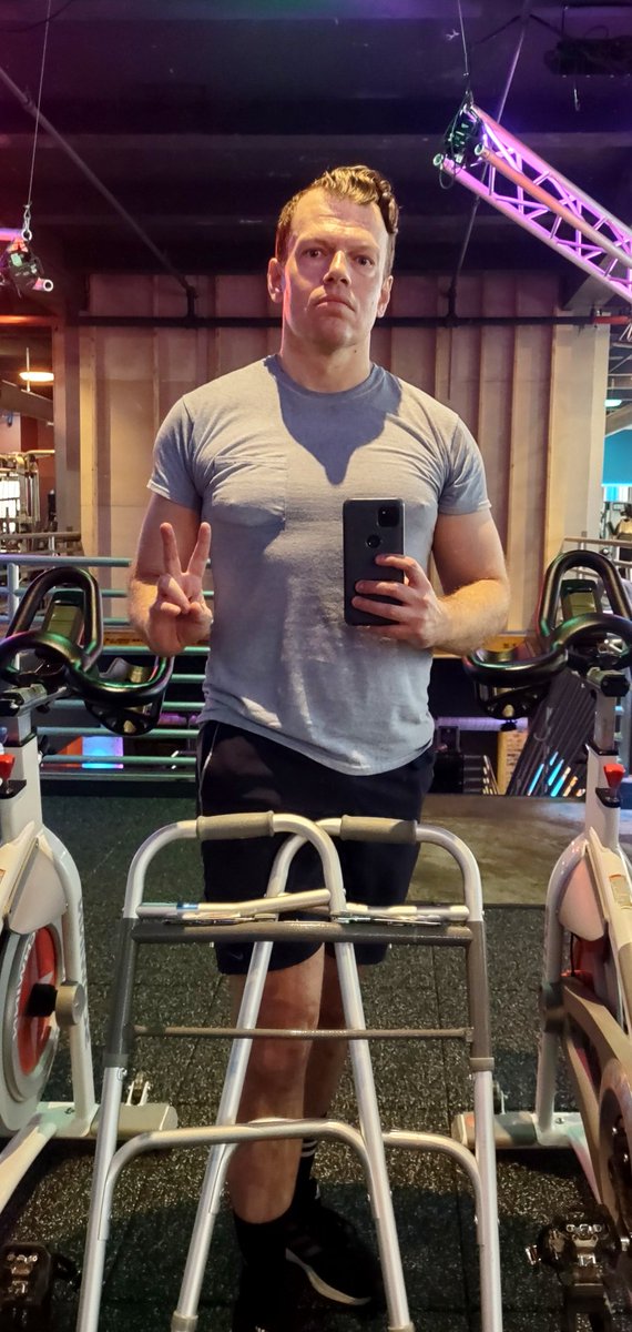ProFabulosity's tweet photo. Thankful to make it to physical therapy and the gym today ✨ 
Please take care of your health while hopefully supporting others doing the same ✨ 
Jeremiah Project Fabulosity 
#gaybodypositivity #gayhealth #gay #gayfit #projectfabulosity https://t.co/5YpxvxROJp