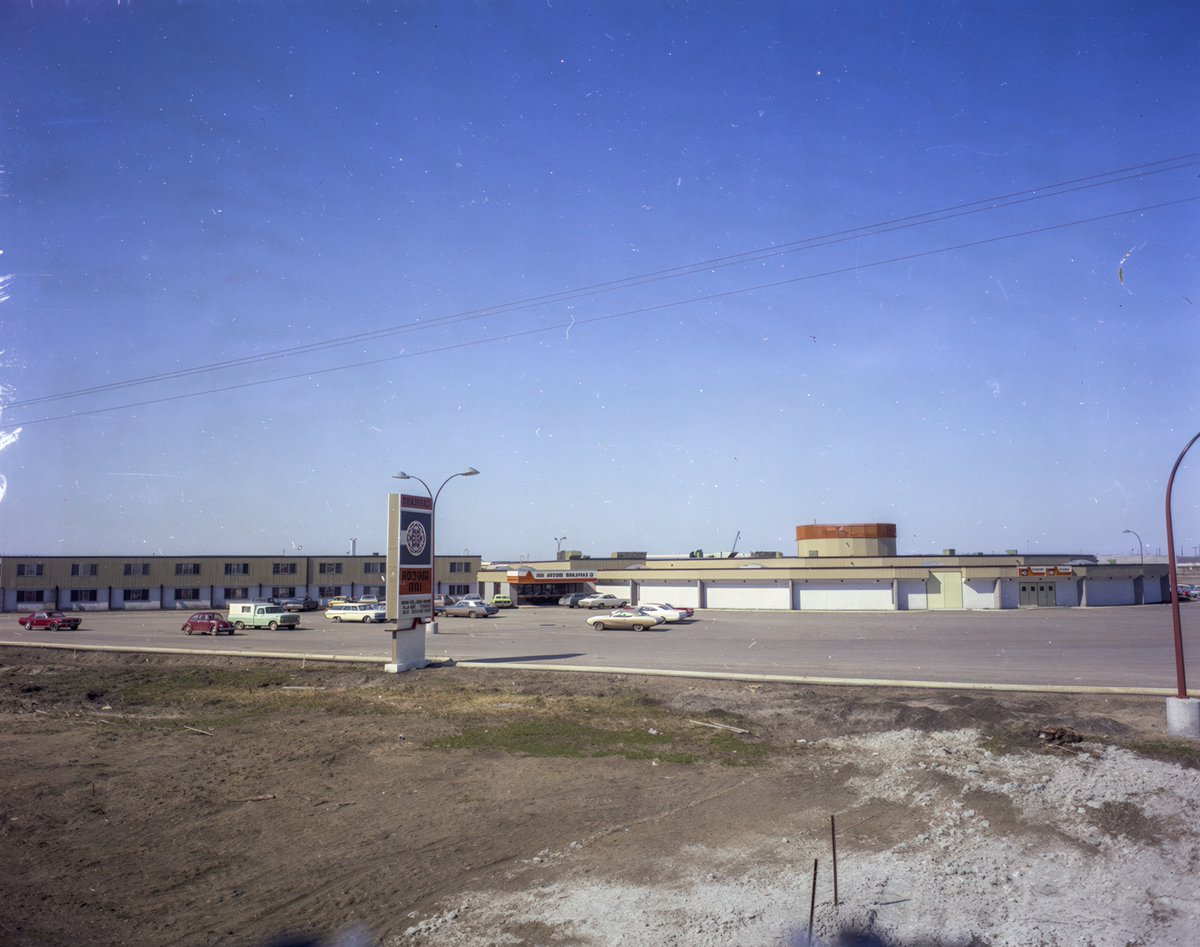 Old Canada Series tweet media