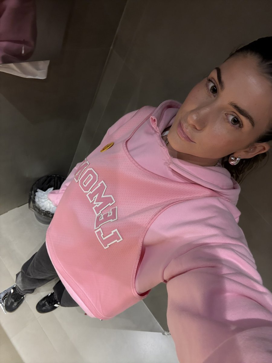 Lina Vein 🍒 ✨ tweet media