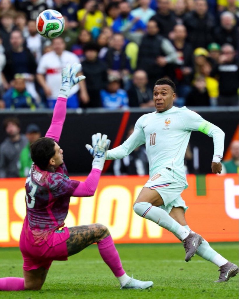 عزيز tweet media