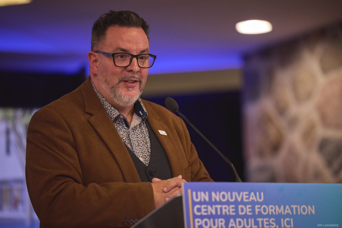 francoislegault's tweet photo. Un beau jour pour l’éducation dans L’Assomption! Aujourd’hui, on annonce la construction d’un nouveau centre de formation générale des adultes, qui pourra accueillir jusqu’à 725 personnes et permettra de libérer de l’espace à l’école Jean-Baptiste-Meilleur pour près de 640 jeunes. Les élèves pourront y compléter leurs études secondaires, et d’autres vont y apprendre le français.

Un projet qui ouvre un champ d’opportunités pour tous ceux qui persévèrent!
Merci aux enseignants et aux enseignantes pour votre travail auprès des élèves.