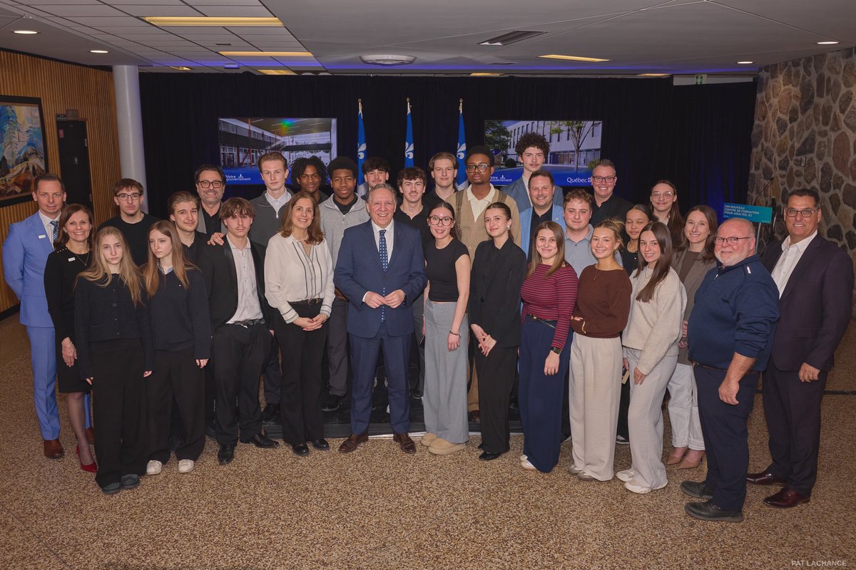 francoislegault's tweet photo. Un beau jour pour l’éducation dans L’Assomption! Aujourd’hui, on annonce la construction d’un nouveau centre de formation générale des adultes, qui pourra accueillir jusqu’à 725 personnes et permettra de libérer de l’espace à l’école Jean-Baptiste-Meilleur pour près de 640 jeunes. Les élèves pourront y compléter leurs études secondaires, et d’autres vont y apprendre le français.

Un projet qui ouvre un champ d’opportunités pour tous ceux qui persévèrent!
Merci aux enseignants et aux enseignantes pour votre travail auprès des élèves.