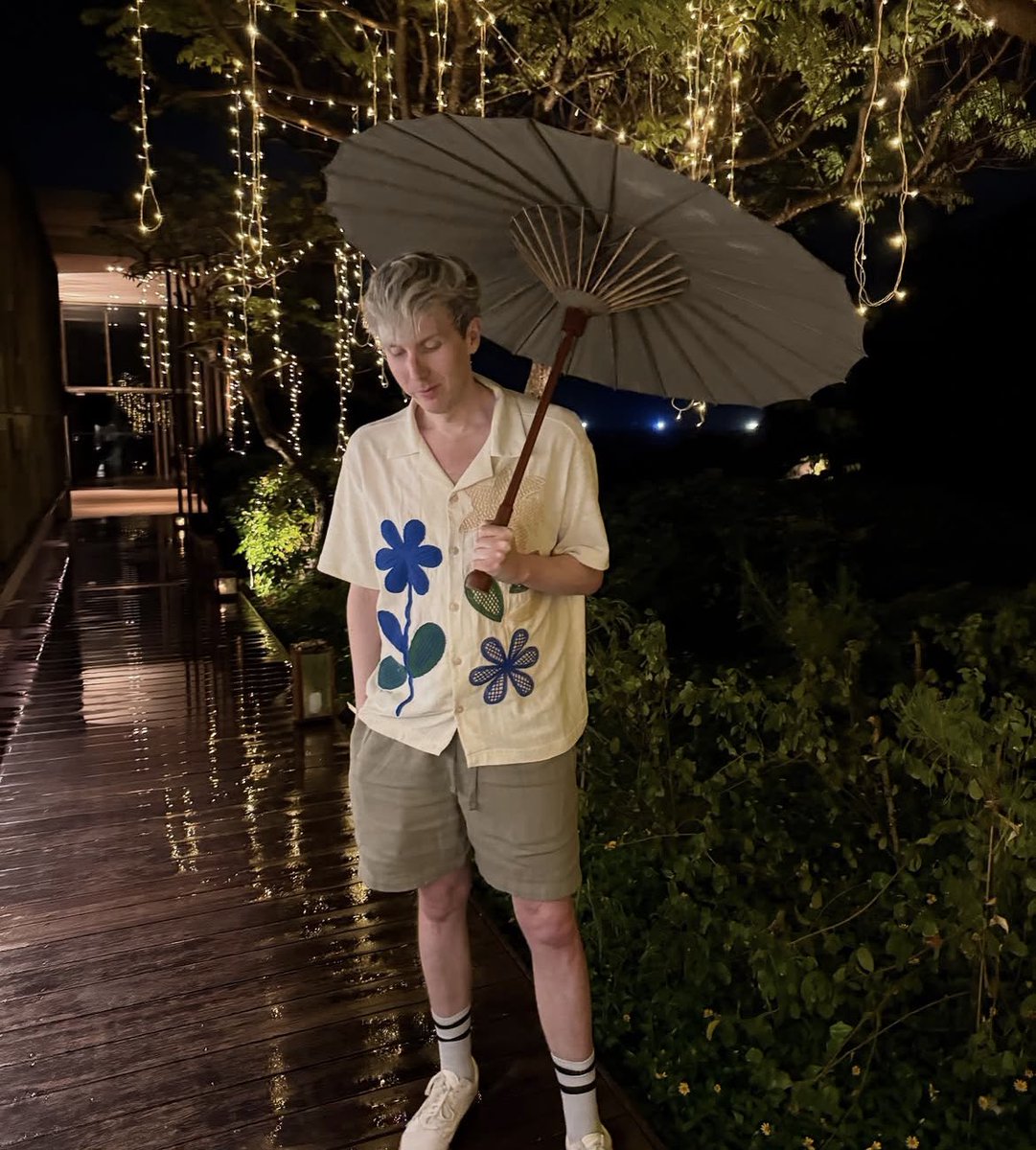 hardlaunches's tweet image. i’m getting drunk and staring at these until my eyeballs dry up