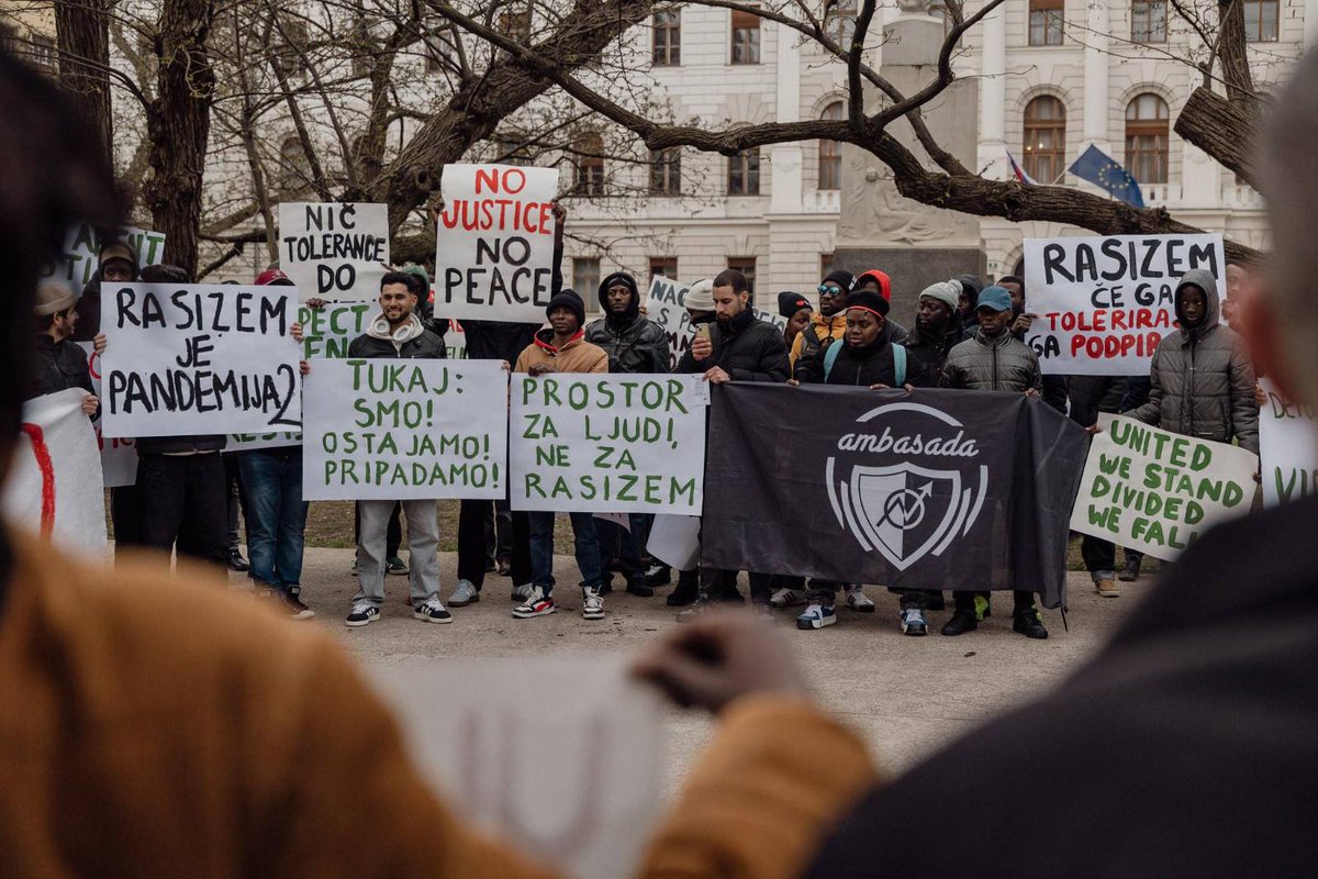 a.infoshop tweet media