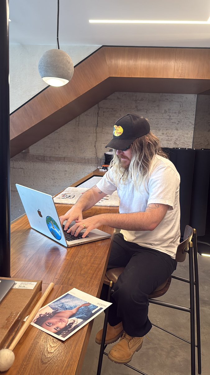 Skrillex tweet media