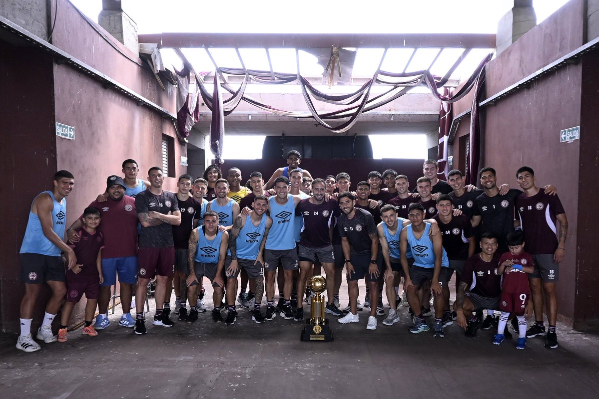 R✝️G tweet media