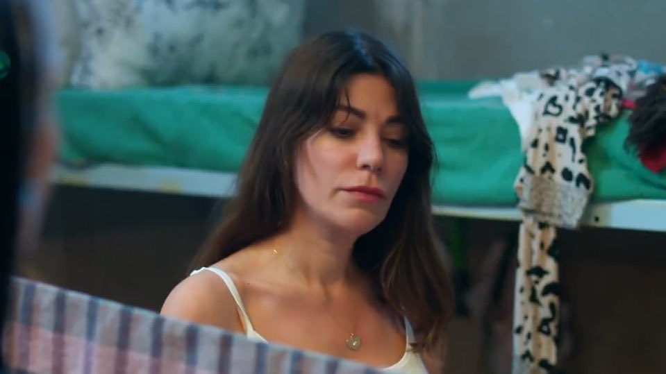 asılhàn tweet media