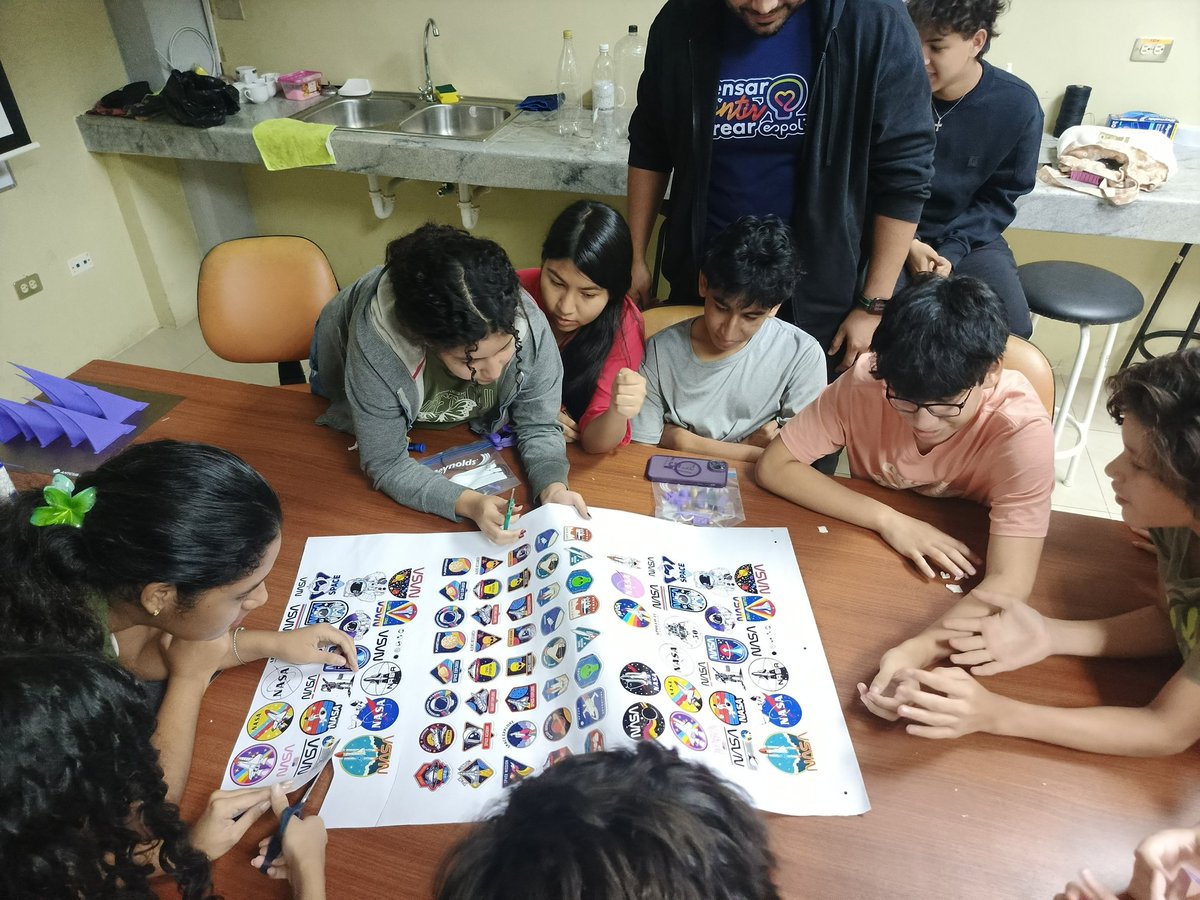 LamillaPhysics's tweet photo. La participación activa cambia todo:
👩‍🔬 Un estudiante mide presión
👨‍🔧 Otro ajusta el sistema
📊 Otro analiza el movimiento
Esto no es solo un experimento…
es aprendizaje cooperativo en acción.
🧠 Así se desarrollan:  pensamiento crítico
trabajo en equipo
comprensión profunda https://t.co/lWU8ClCFgr