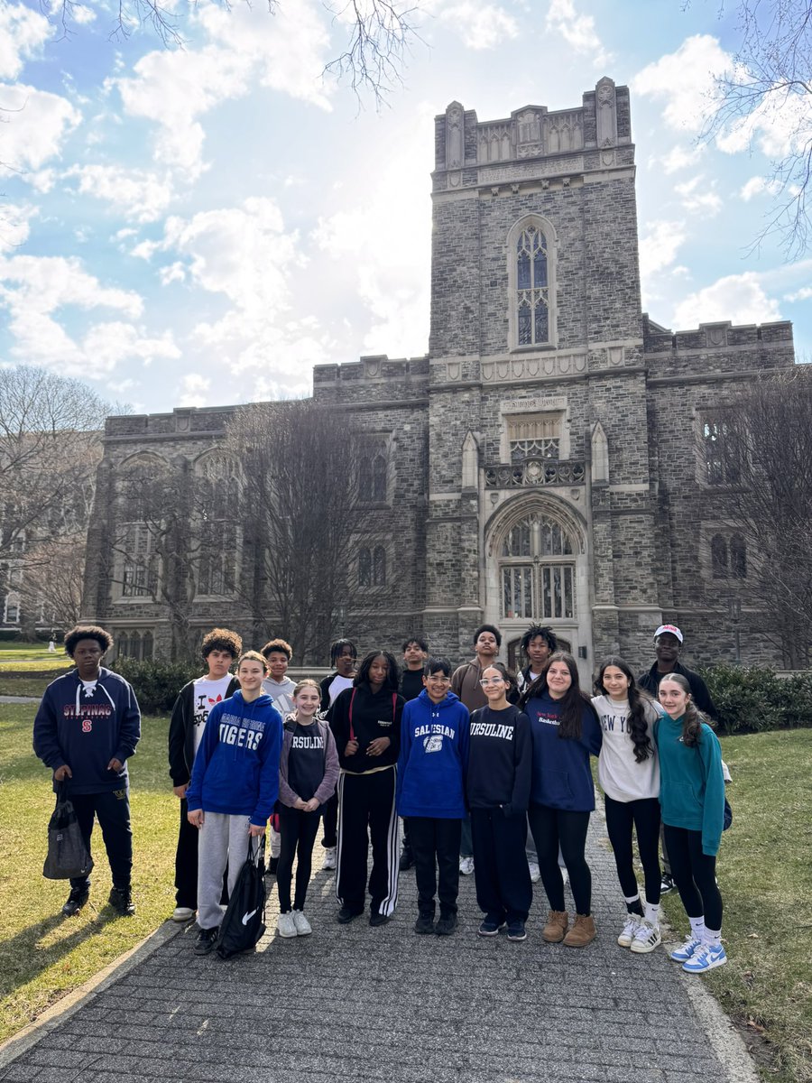 mrsdangelo_ICS's tweet photo. Immersed in Italian culture at Fordham University Sistine Chapel re-creation &amp; exploring Arthur Avenue institutions with the ICS Class of 2026 🇮🇹 #italianlanguage @icschool_online https://t.co/vCEFDYpmGe