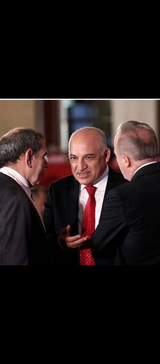 Sayın bakanım bu temiz kalpli bizim çocukların çoğalması için Türk futbolunu ne zaman bu çirkin ayak oyunlarından kurtaracaksın ?

Futbol sahada oynandığı zaman bizim çocuklar dünya kupasında final oynar .
Türk futbolundaki mide bulandırıcı ayak oyunlarını bitirmenizi bekliyoruz