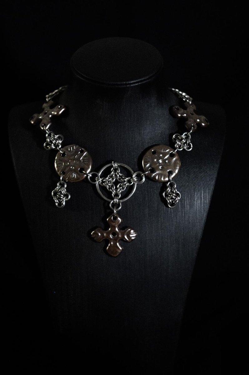 Художниця-керамістка tweet media