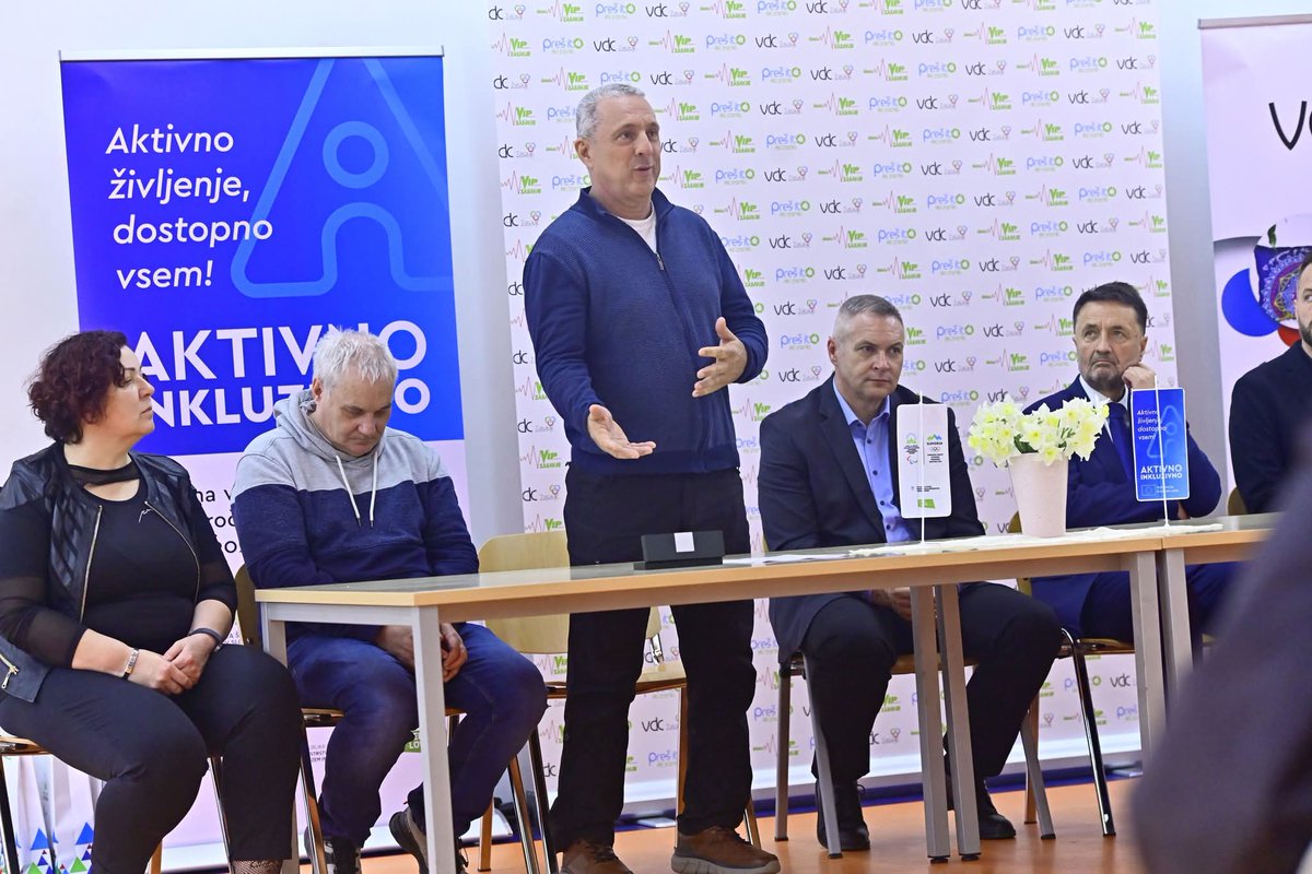 ParalympicsSLO's tweet photo. 📸 Predstavili smo projekt Aktivno inkluzivno – socialna vključenost invalidov 2024–2028 in vzpostavitev regionalnega centra športa invalidov v Zasavju 🤝
Več: https://t.co/m6t1JSLR0E
#npcslovenia
#aktivnoinkluzivno
@mgts_gov https://t.co/7LKRHZiQ0Q