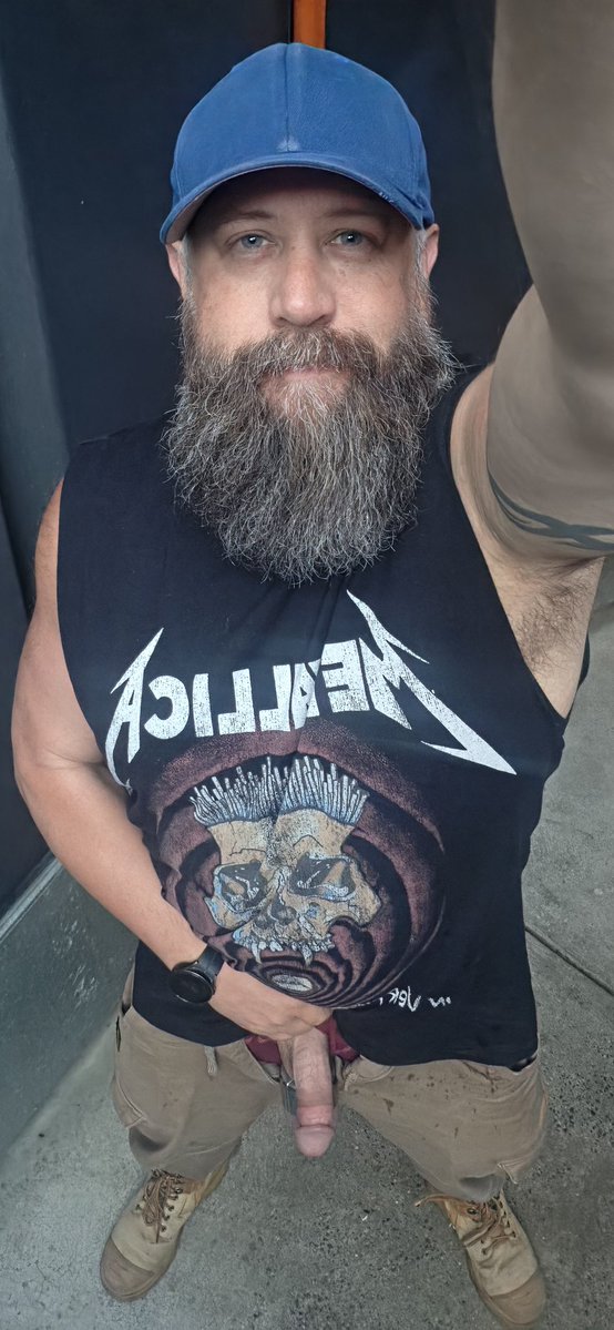 Tradie battle-kitty tweet media