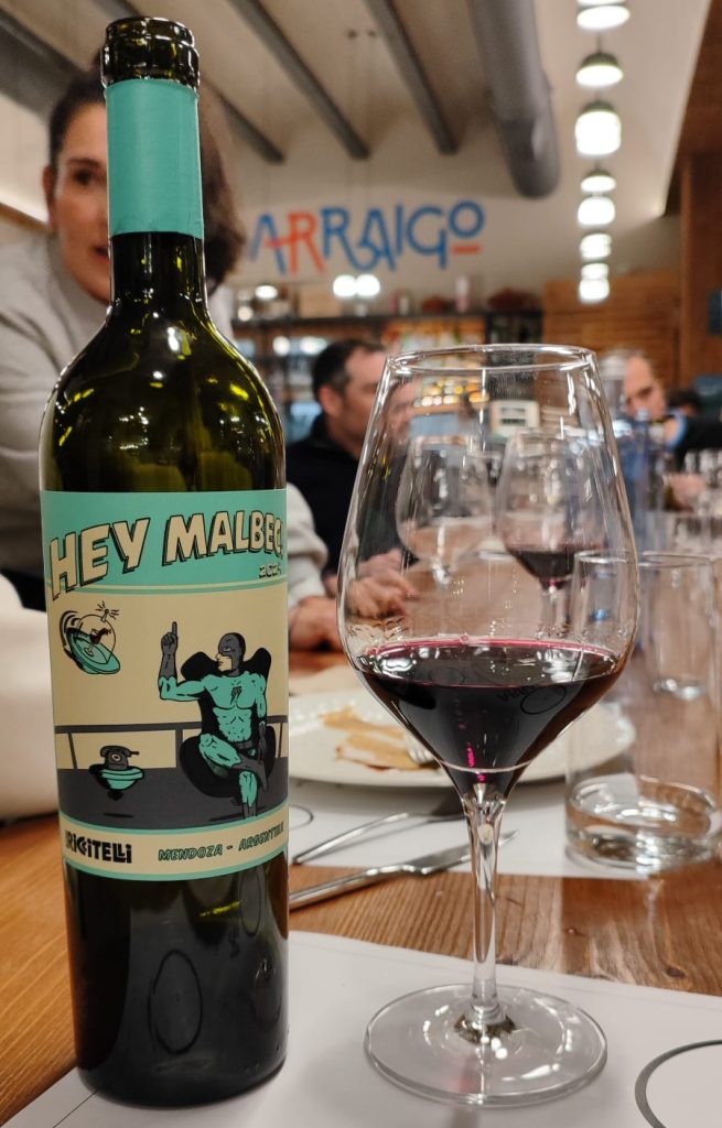Sobrelias_'s tweet photo. Hey Malbec!, by Matías Riccitelli, Mendoza, Argentina #Malbec #Argentina #tasting #tastingnotes #wine #winelover #winetasting https://t.co/cbqv4JdbAB https://t.co/VWE6NE7jj4