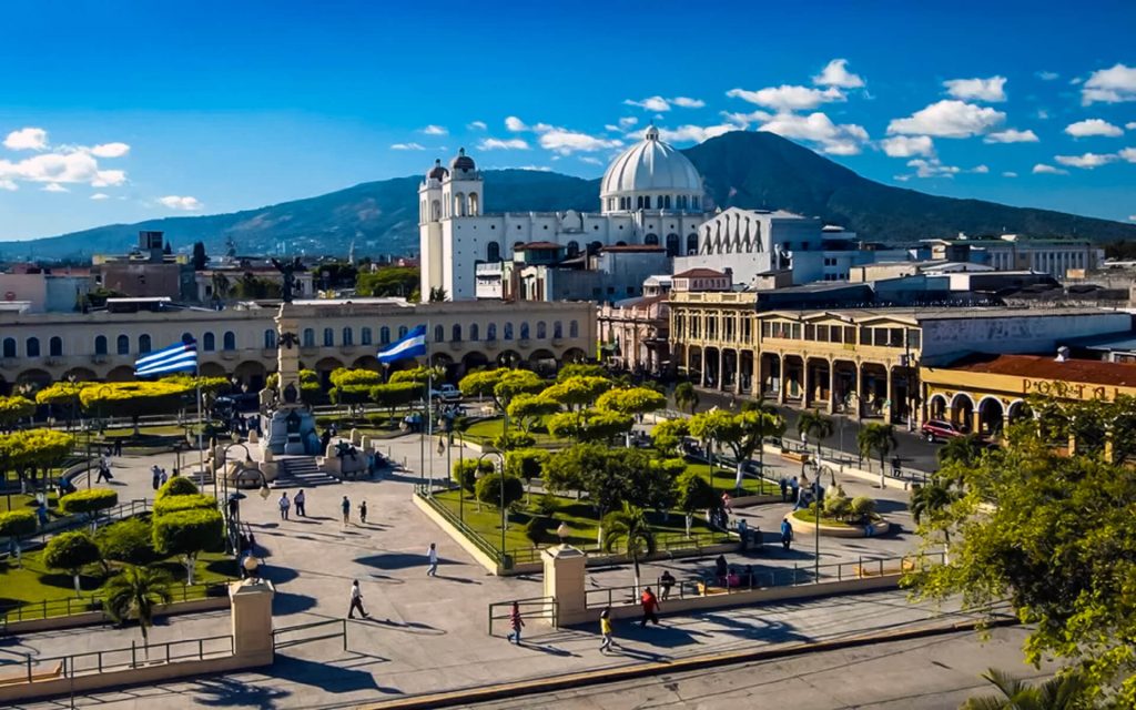 Hispanic Nomad | Remote Work, Travel, Growth tweet media