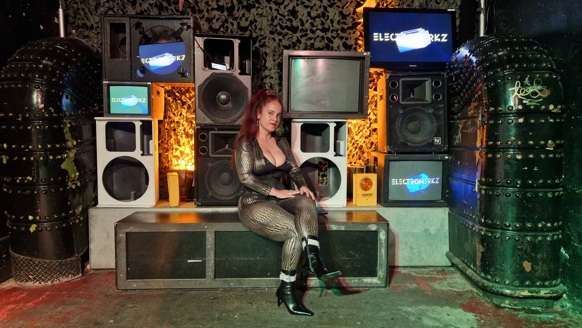 LatinaMistressAlexia. ✨️✨️ tweet media