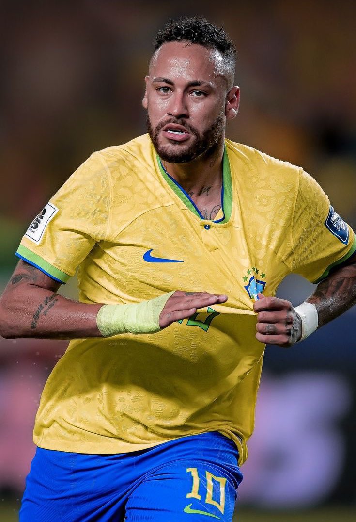 Vai soar como oportunismo (e eu compreendo), mas é uma tremenda HERESIA cogitar em não convocar Neymar (o de hoje mesmo!) para a seleção. Vou repetir: heresia!

Os ex-gênios, os ex-craques e os craques de hoje vão entender bem o que estou escrevendo.

Heresia.