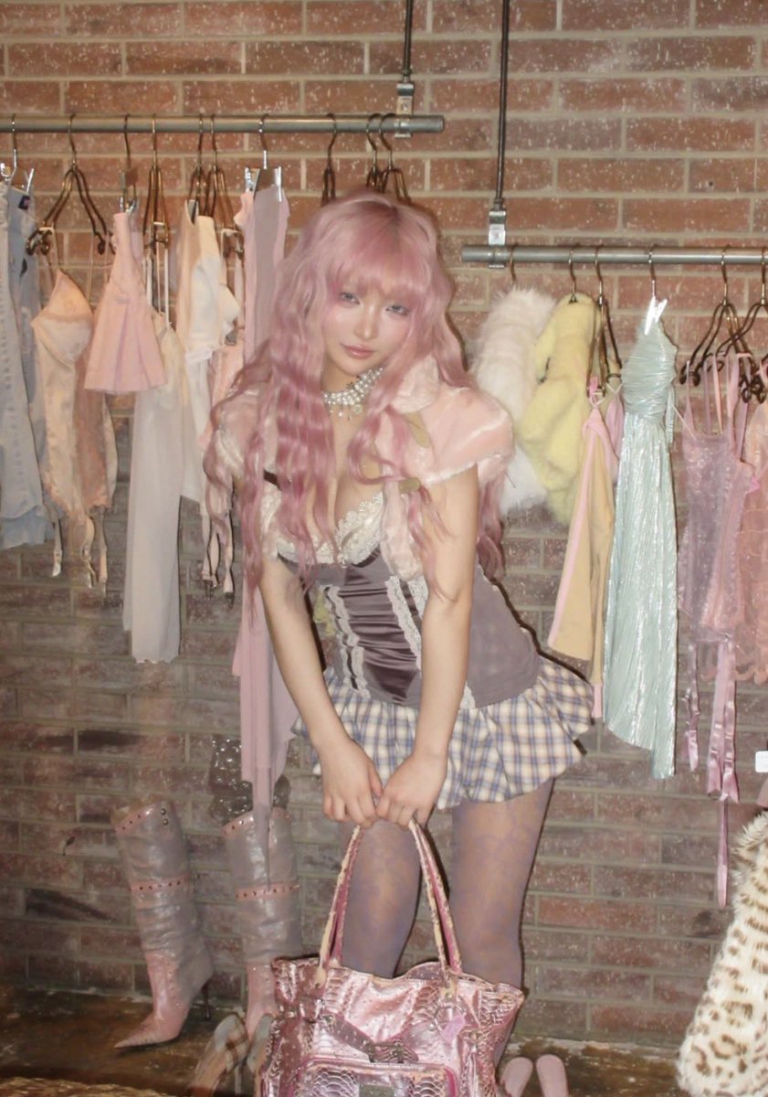 ⁷₂² tweet media