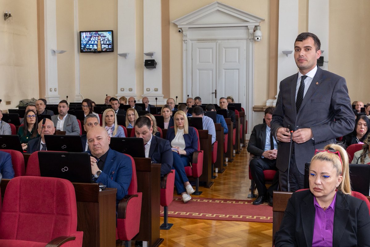 Зоран Томић tweet media