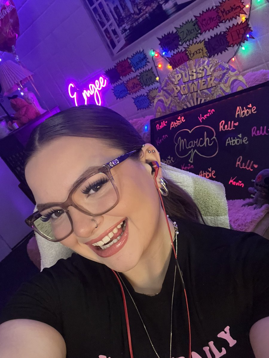 Emgee😈 tweet media