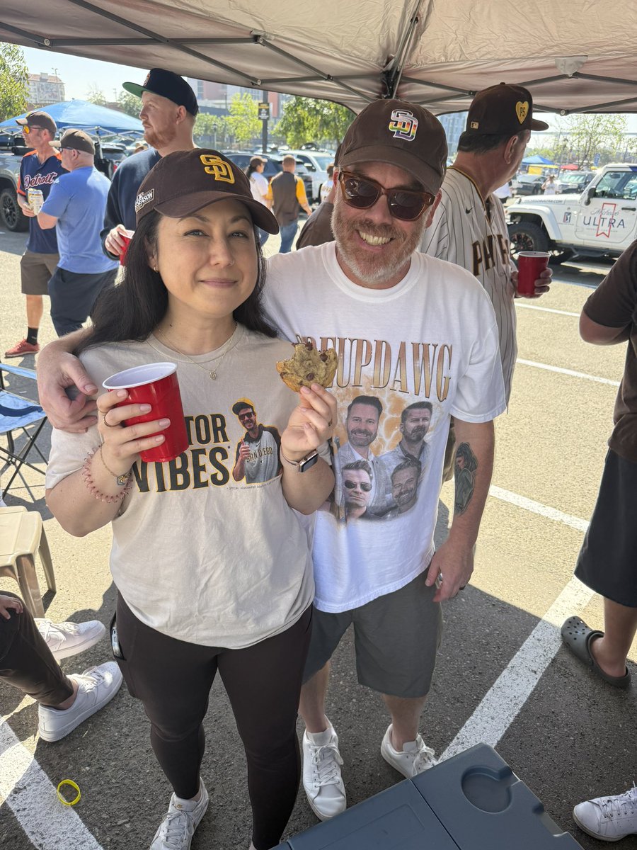 Aileen 直子 Burns tweet media