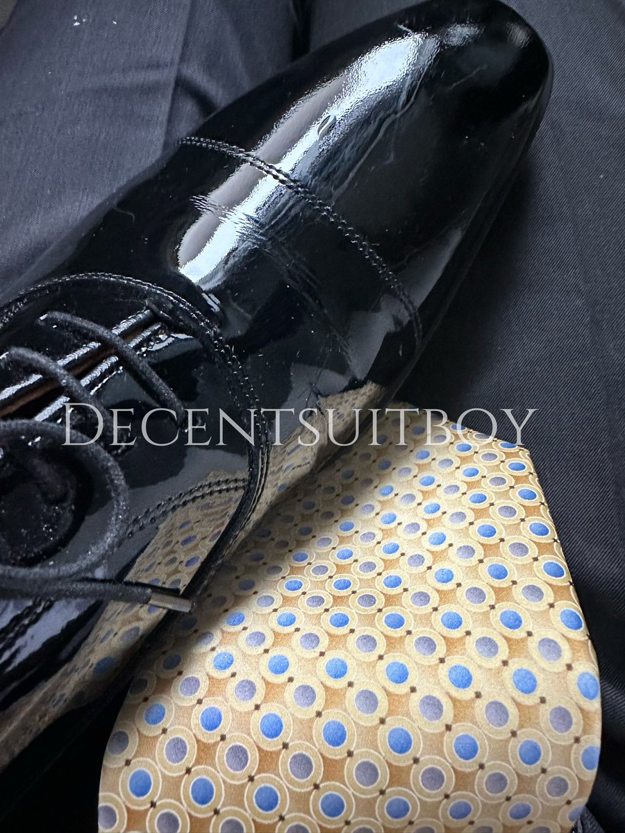 Decentsuitboy tweet media