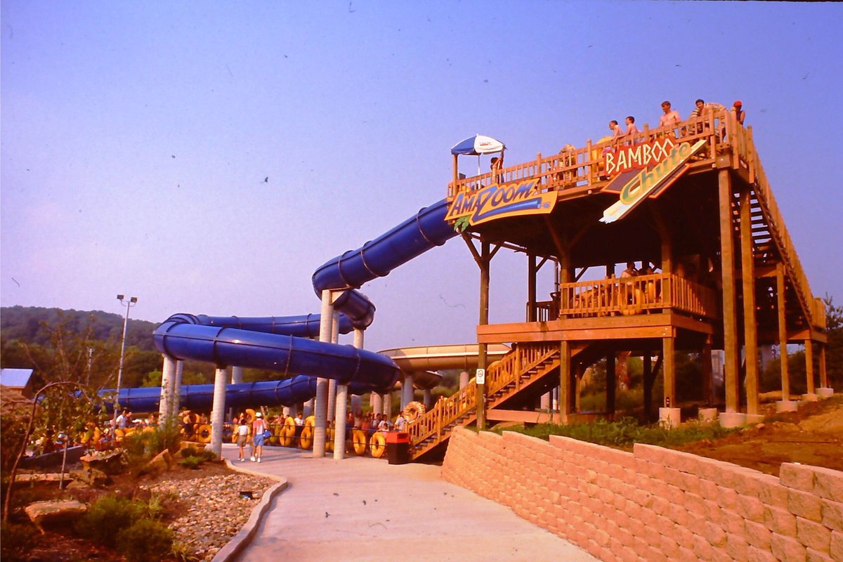 Holiday World tweet media