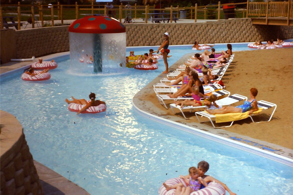 Holiday World tweet media