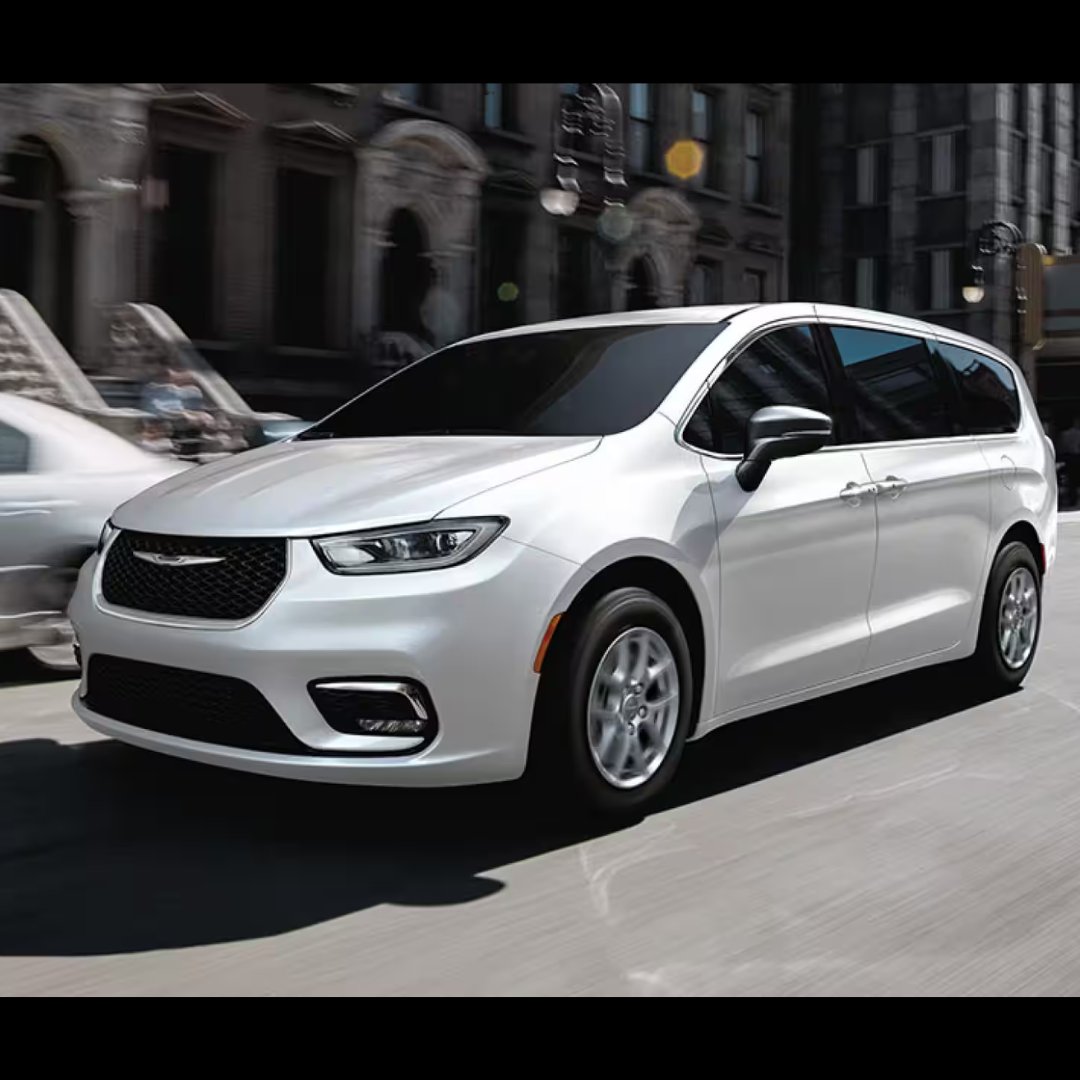 WarsawCDJR's tweet photo. Turning everyday drives into family memories, one mile at a time. The Chrysler Pacifica keeps everyone comfortable, connected, and ready for more! 🚗 https://t.co/V8oDNcl0nf