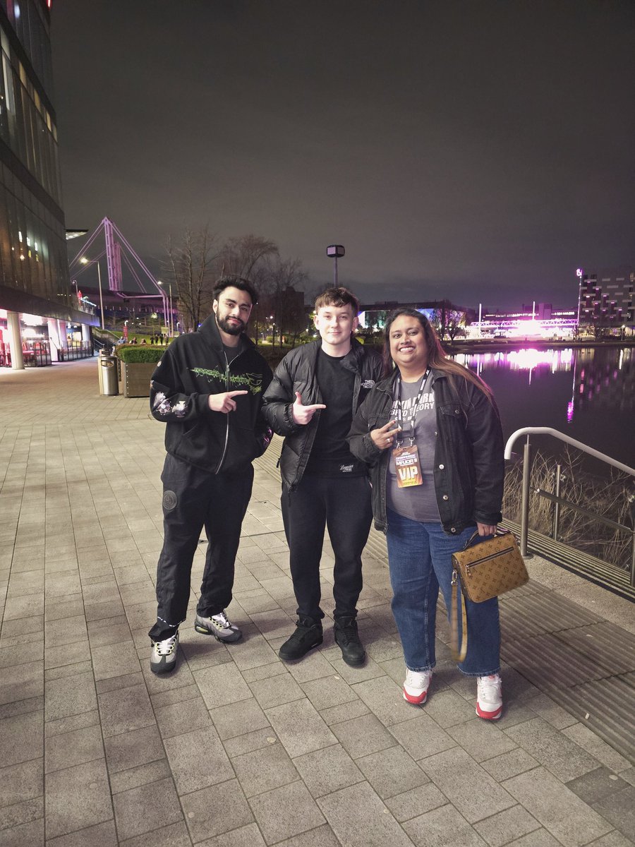 ILazysharon's tweet image. And also met @DashySZN and @Tbemercules after meeting the rest of the team! My day is complete 🥰

@OpTic
@OpTicTexas

#Greenwall #CDL #Birmingham #Dreamhack