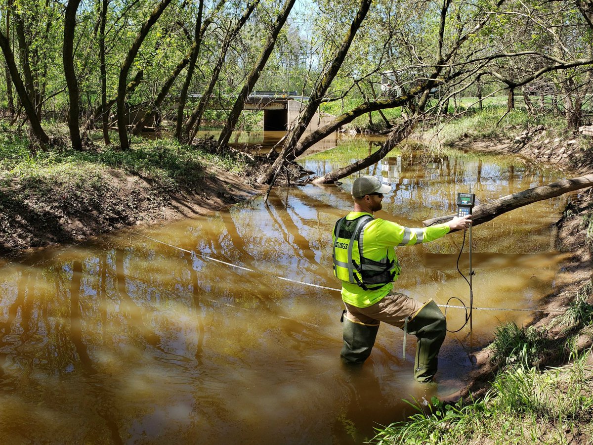 USGS_UMid's tweet photo. 📣Job Announcement

The USGS is hiring a Hydrologic Technician (Field Assistant) to work at the Upper Midwest Water Science Center.

This position's duties include:
✅Collect surface water, groundwater, and water quality data from gaging stations, wells, and monitoring sites using established hydrologic methods.
✅Perform laboratory analyses of water samples to determine sediment, chemical, biological, and physical characteristics.
✅Operate and maintain hydrologic measurement and recording instruments, ensuring accurate setup, servicing, and data capture.

This is a temporary excepted service position not-to-exceed one year but may be extended without further competition. Employment may not exceed 1,039 hours in a service year.

📍Gladstone, MI
📍Lansing, MI
📍Mounds View, MN
📍Madison, WI

📅 Open March 26 – April 2, 2026

Learn more and apply: https://t.co/yHXbAWLmgL

📷: A Hydrologic Technician measures spring discharge at a Wisconsin creek.