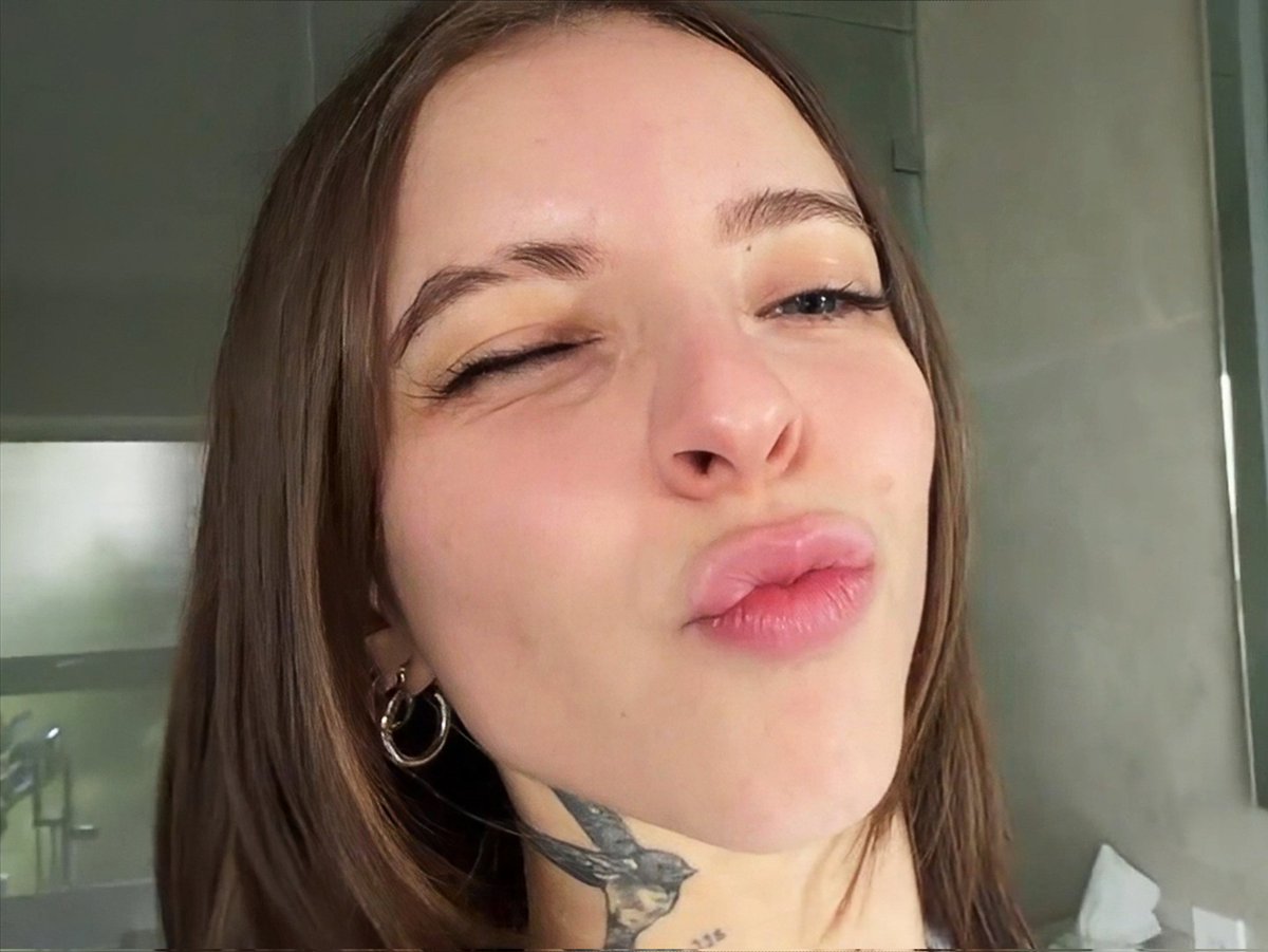 Young Miko Brasil tweet media