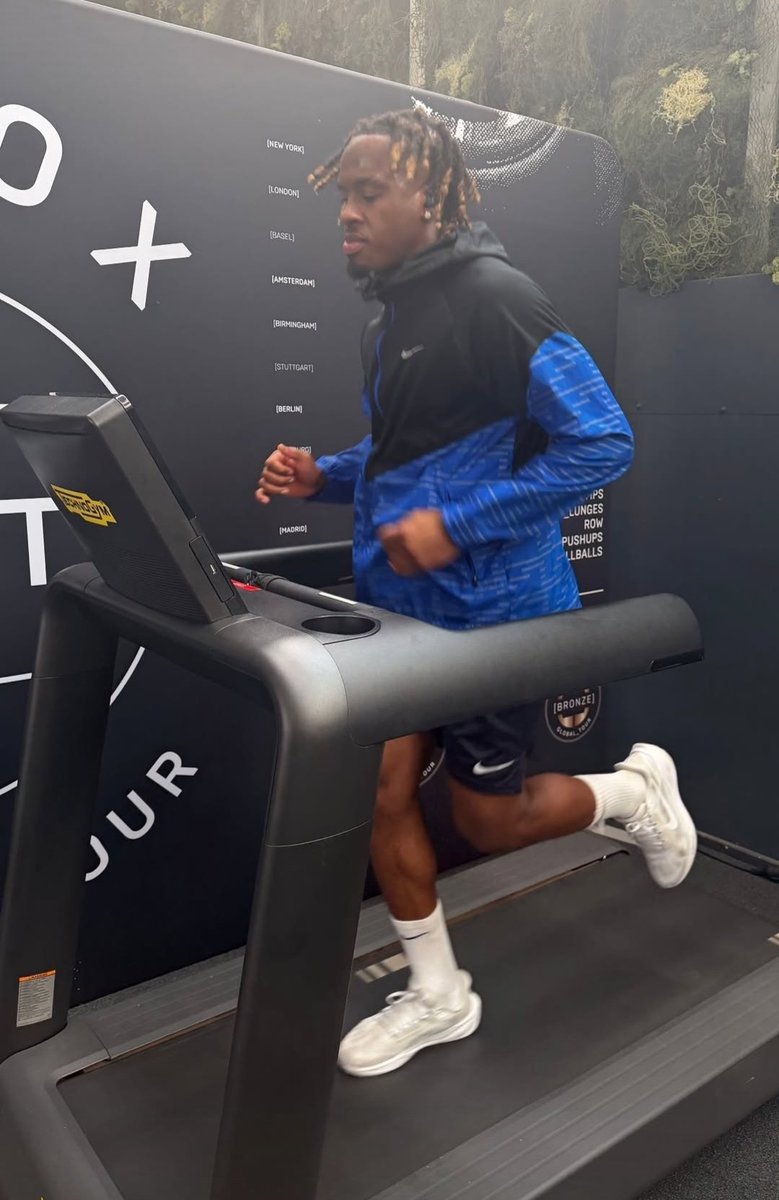 Vince™ tweet media