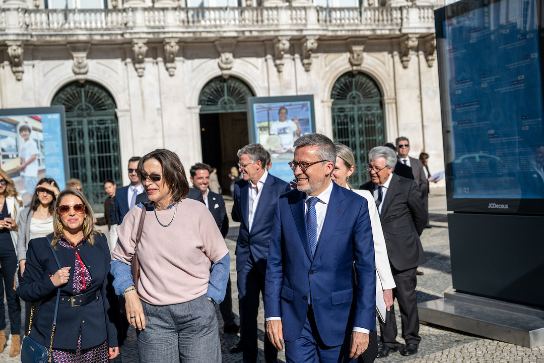 CamaraLisboa's tweet photo. 🌍 #Lisboa acolhe a exposição “Vidas Partilhadas, Futuros Partilhados”, integrada nas comemorações dos 80 anos da ONU e dos 70 anos da adesão de Portugal. “Lisboa é uma cidade aberta, com tolerância, respeito pela diferença e capacidade de trabalhar em conjunto.”
 @Moedas https://t.co/dDHCk9BmwI