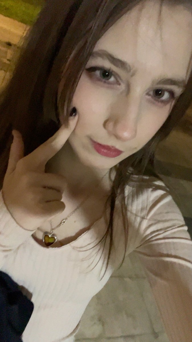 уuкı🐝 tweet media