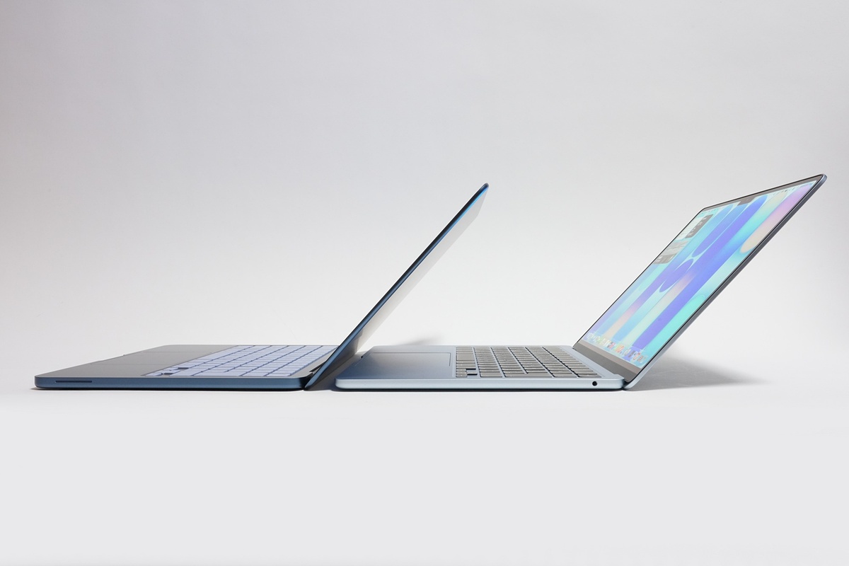 pc_watch's tweet image. 「MacBook Neo」は買いか？9.9万円の衝撃と20万円台「M5 Air」との埋められない差 pc.watch.impress.co.jp/docs/topic/fea… #MacBook