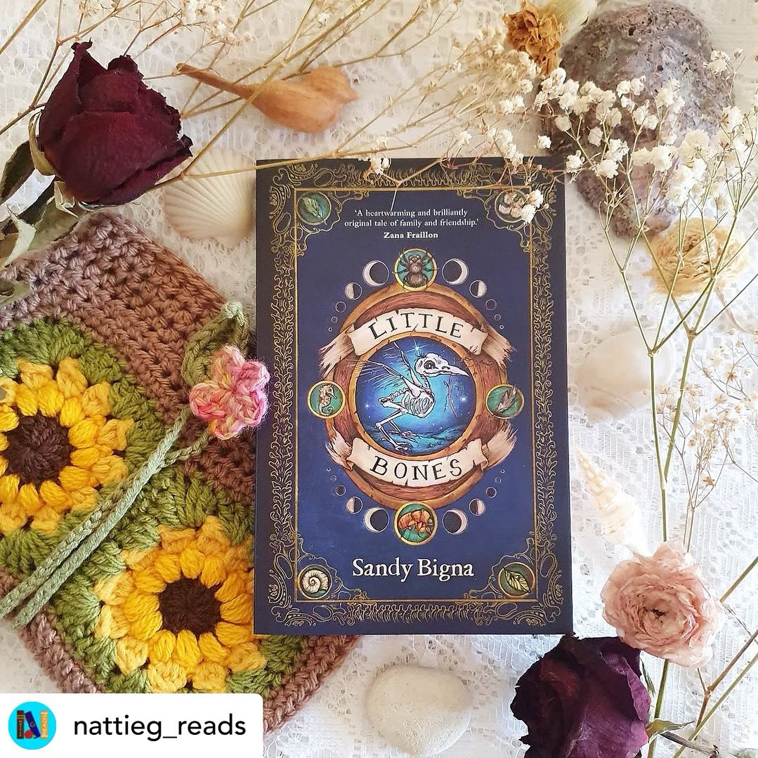 SandyBigna's tweet photo. To celebrate one year of Little Bones being out in the world I’ve been re-sharing some reviews. Thanks for the love and support for Little Bones! 🎉🩵 @UQPbooks https://t.co/moCSOD9k41