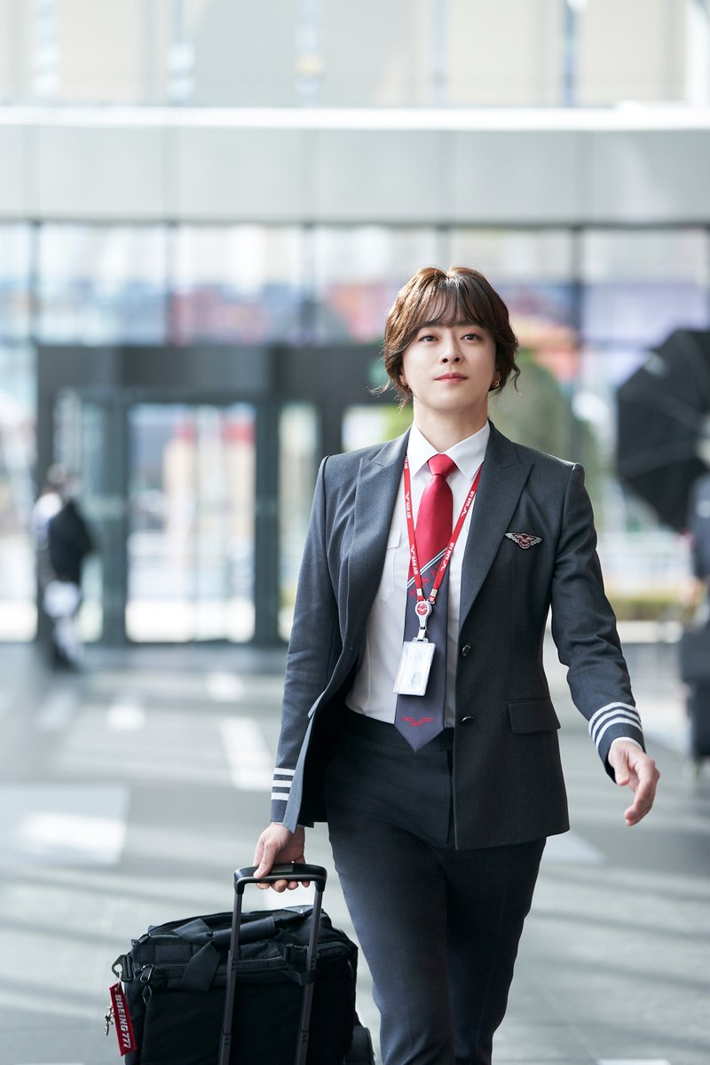 pilot_movie_jp's tweet photo. ━✈︎　
━━✈︎　　公開まで…
━━━✈︎　　◤　あと1週間✈️　◢
━━━━✈︎

映画『𝙋𝙄𝙇𝙊𝙏 ー人生のリフライトー』
4月3日(金)公開✈️ #映画パイロット https://t.co/tLbrdudBoy