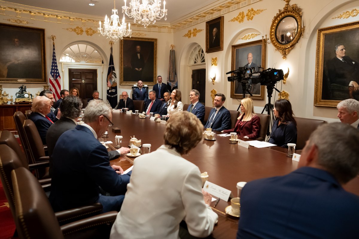 The White House tweet media