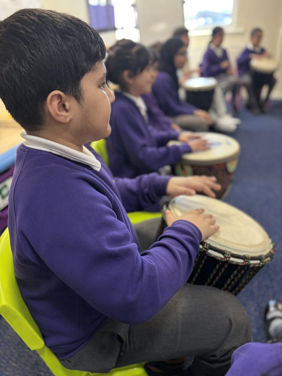 olive_bolton's tweet photo. Thursdays are for drumming in Year 3 #WeAreStar #Drumming #Djembe #Ambition #WeAreStar #Respect #LoveLearning #Wellbeing https://t.co/2Ss5DxnPZL