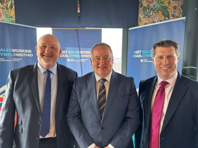 PeterFox61's tweet photo. Great to kick off the @WelshConserv Senedd campaign in Swansea today.

Labour has let Wales down for 27 years, and it leaves behind a legacy of failure.

Only the Conservatives have a plan to Get Wales Working. https://t.co/Zc5EMpTOW0