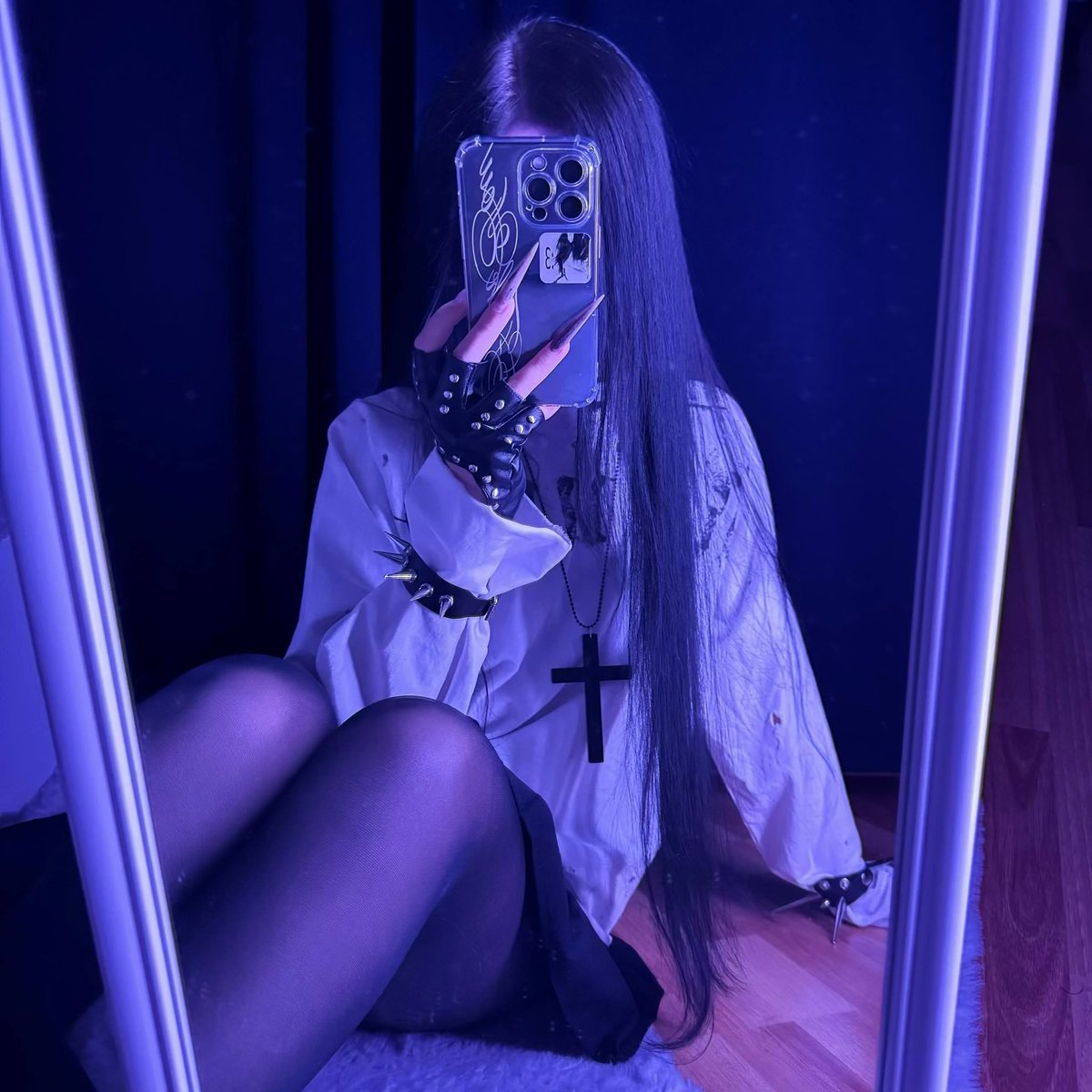 likwiee's tweet photo. gm
#altgirlstyle #style #egirl #altgirl #grunge #fashion https://t.co/sjjAbl4nGK