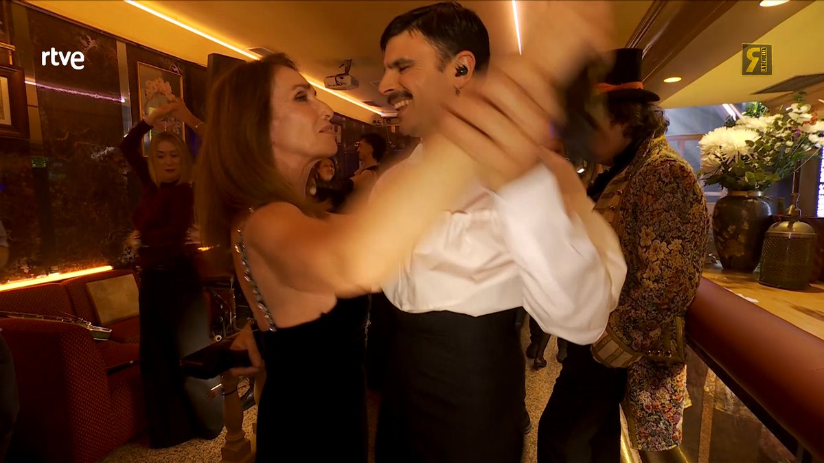 La Revuelta tweet media